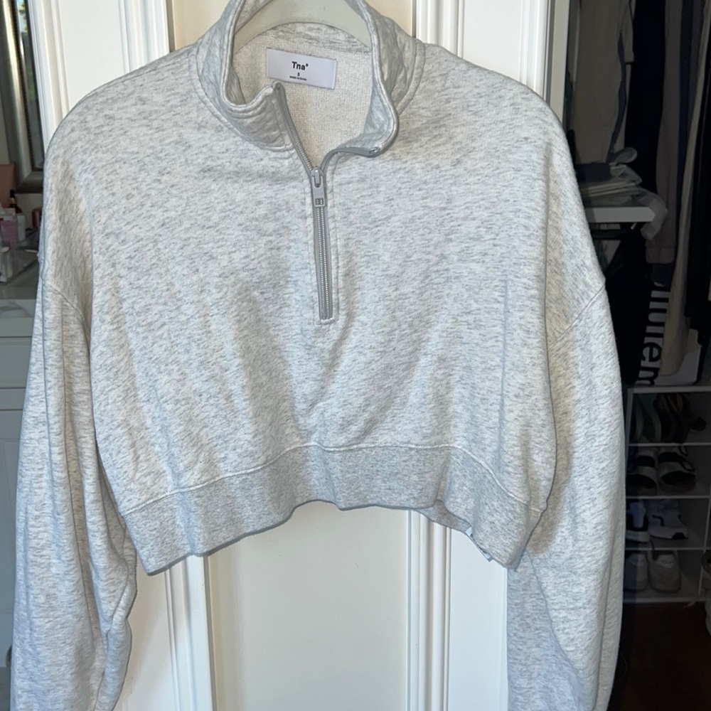 Aritzia TNA Cropped Quarter zip